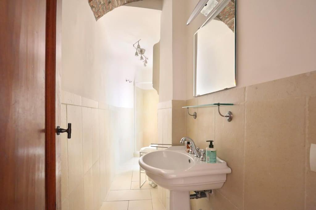 Belle Donne Historical Apartment - City Center فلورنس المظهر الخارجي الصورة